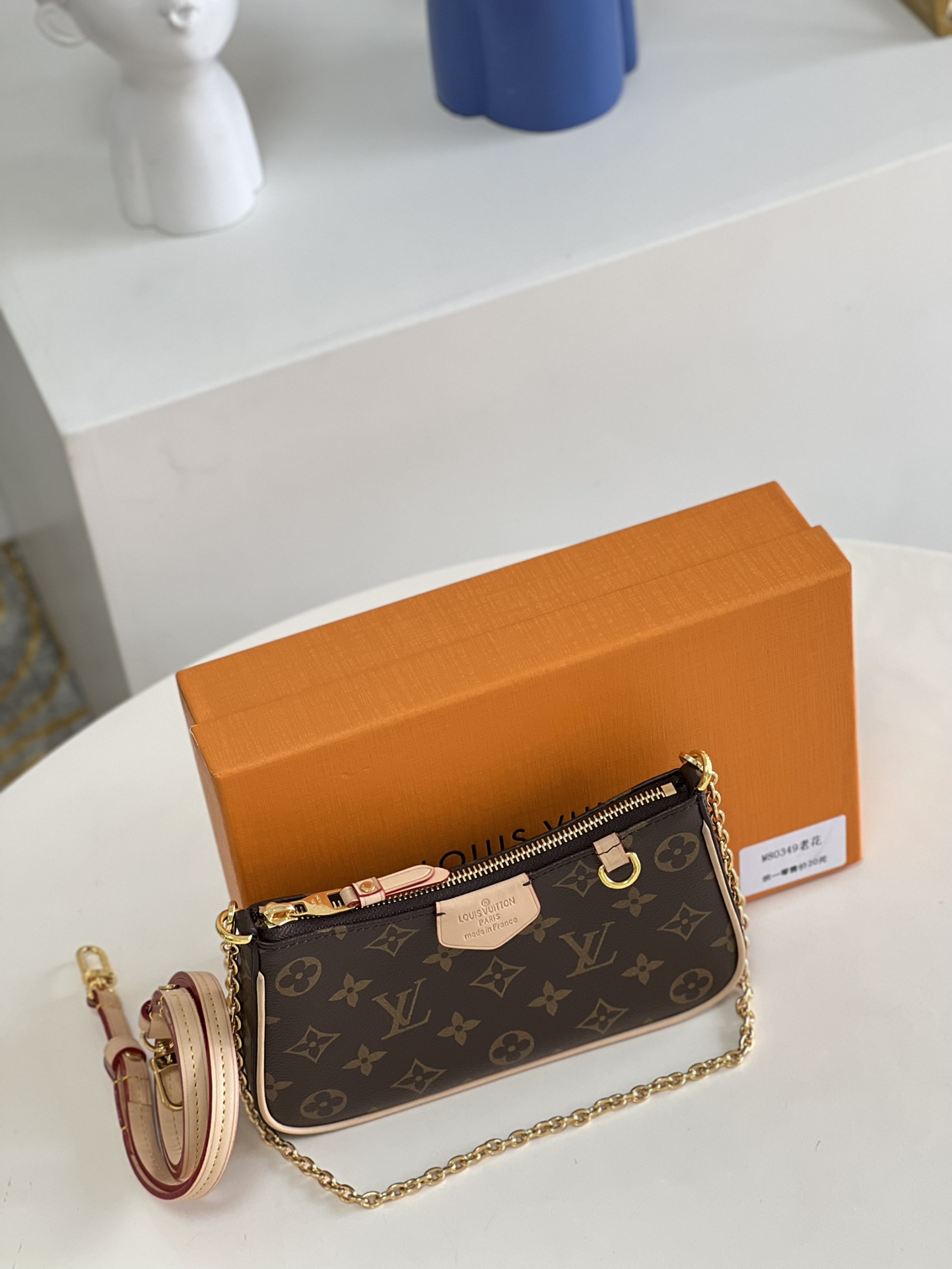 l**is V*t*n easy pouch on strap handbag