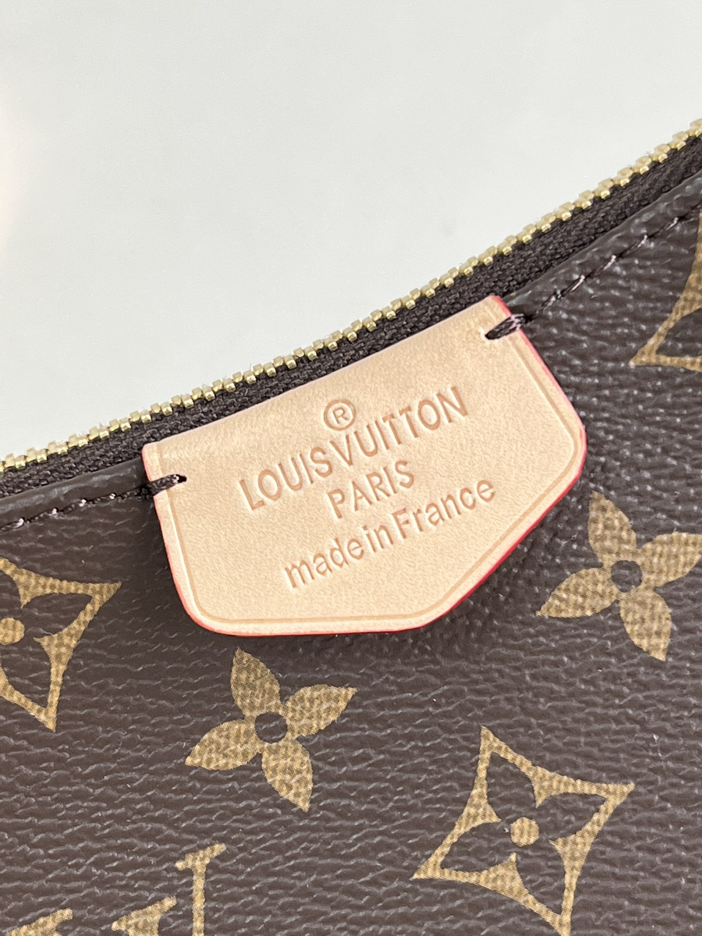 l**is V*t*n easy pouch on strap handbag