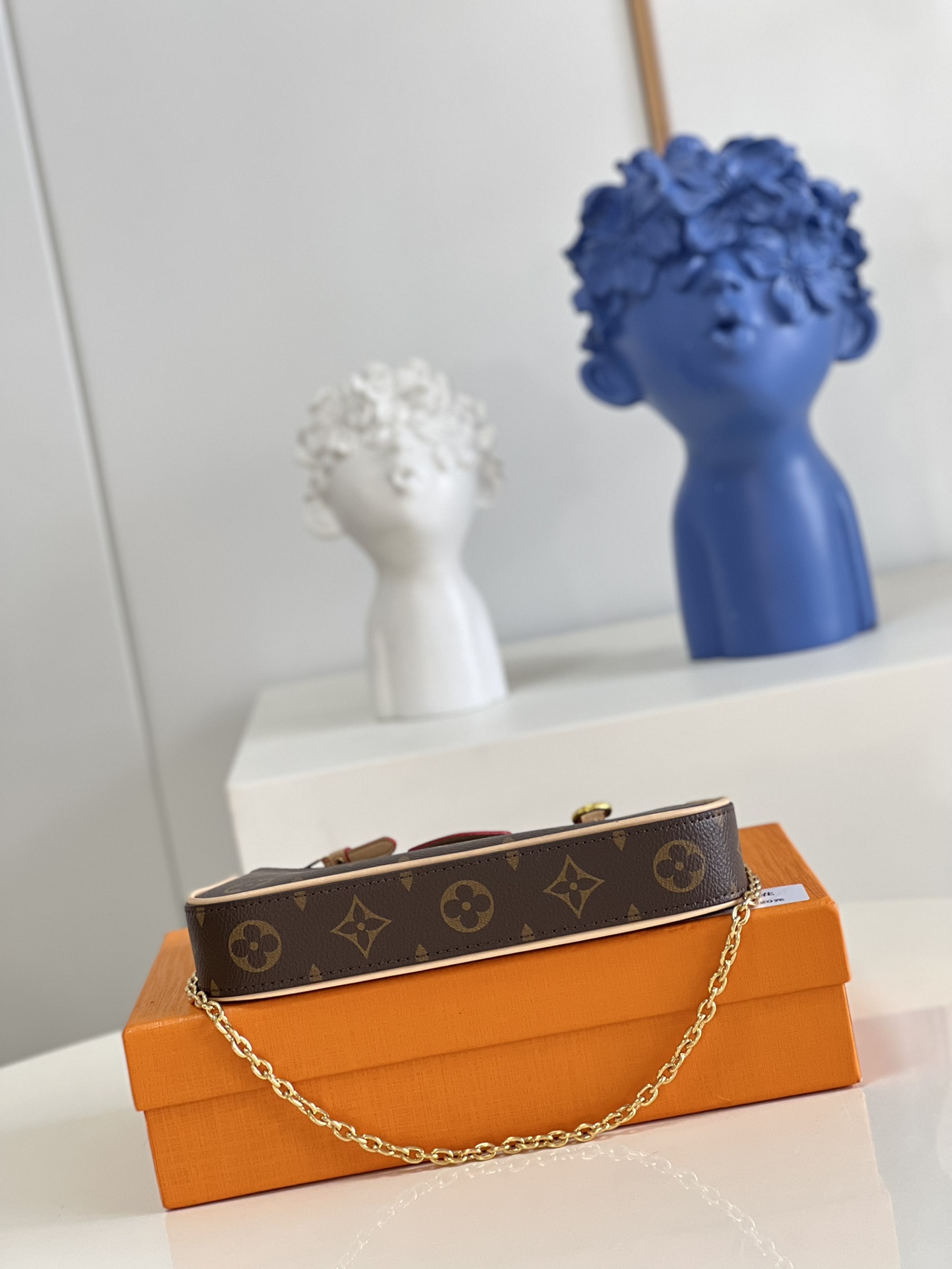 l**is V*t*n easy pouch on strap handbag