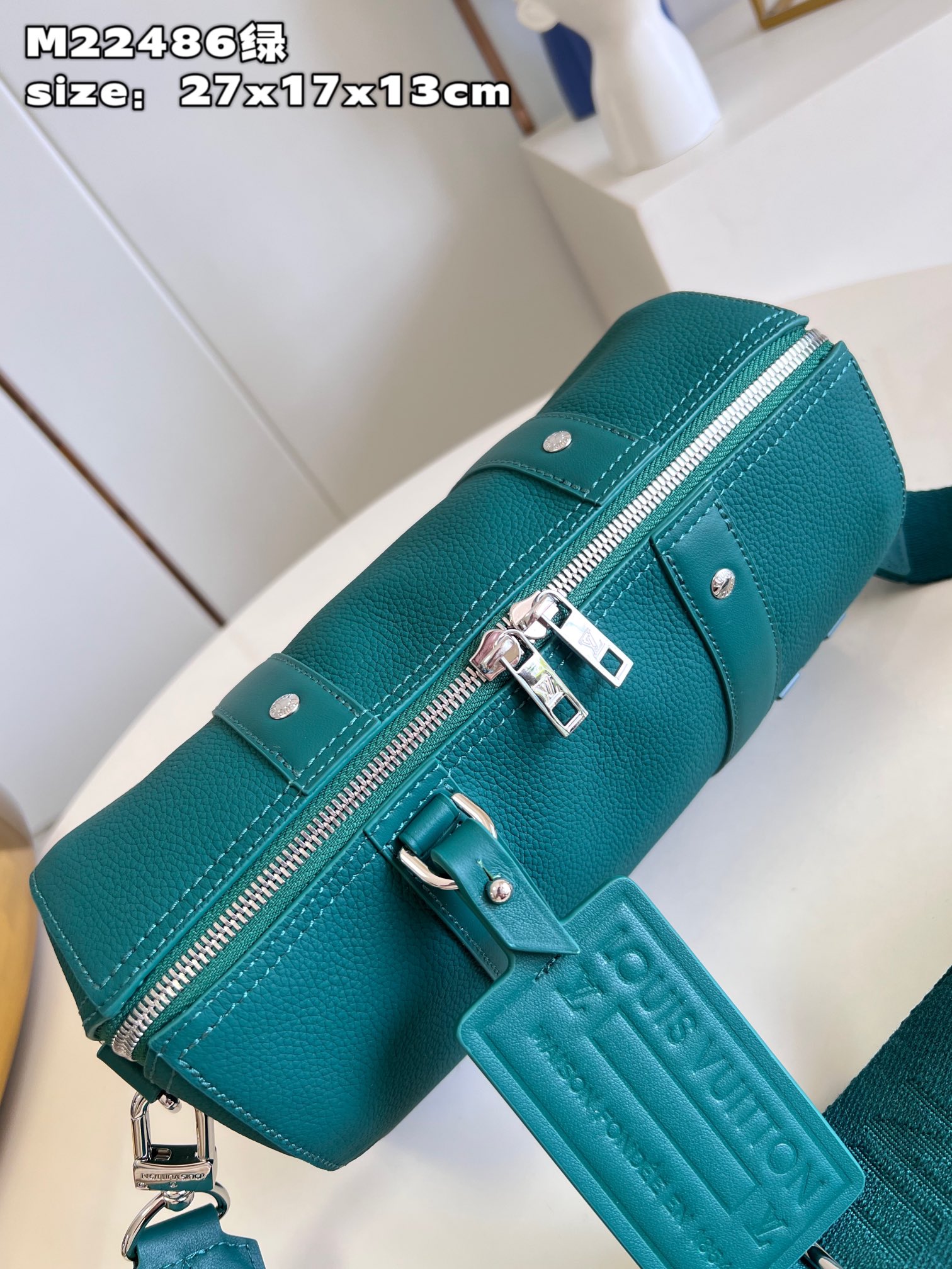 l**is V*t*n city keepall