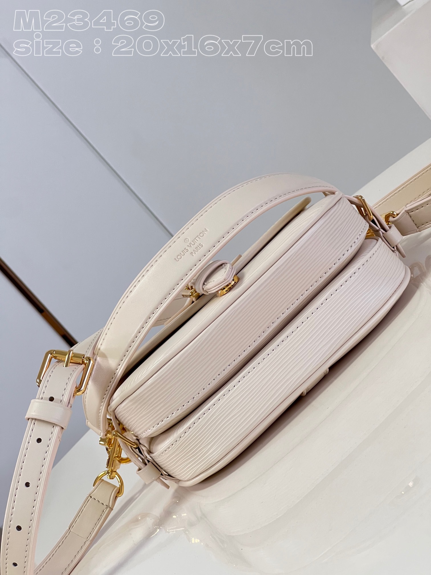 l**is V*t*n saumur bb