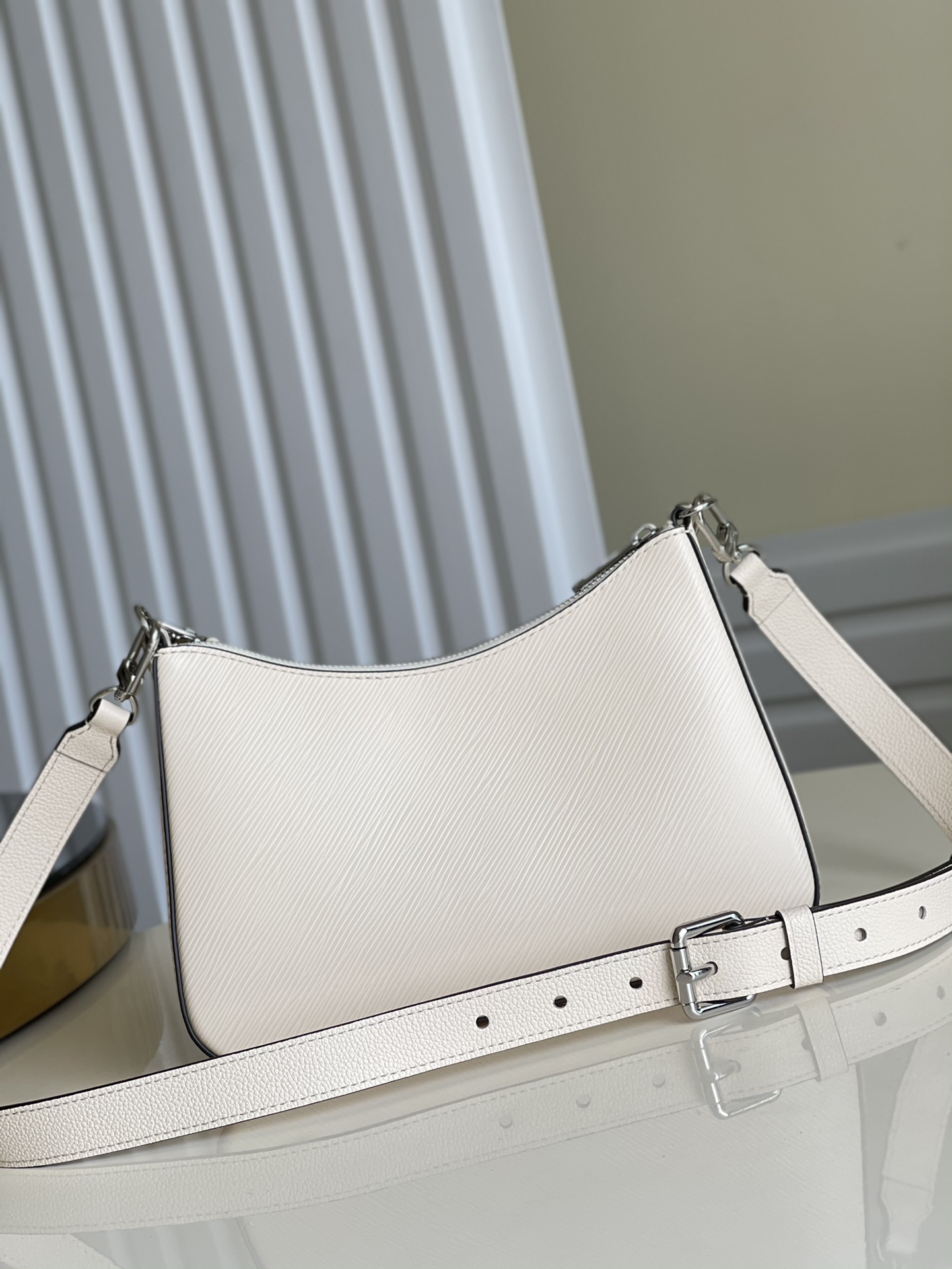 l**is V*t*n marelle handbag