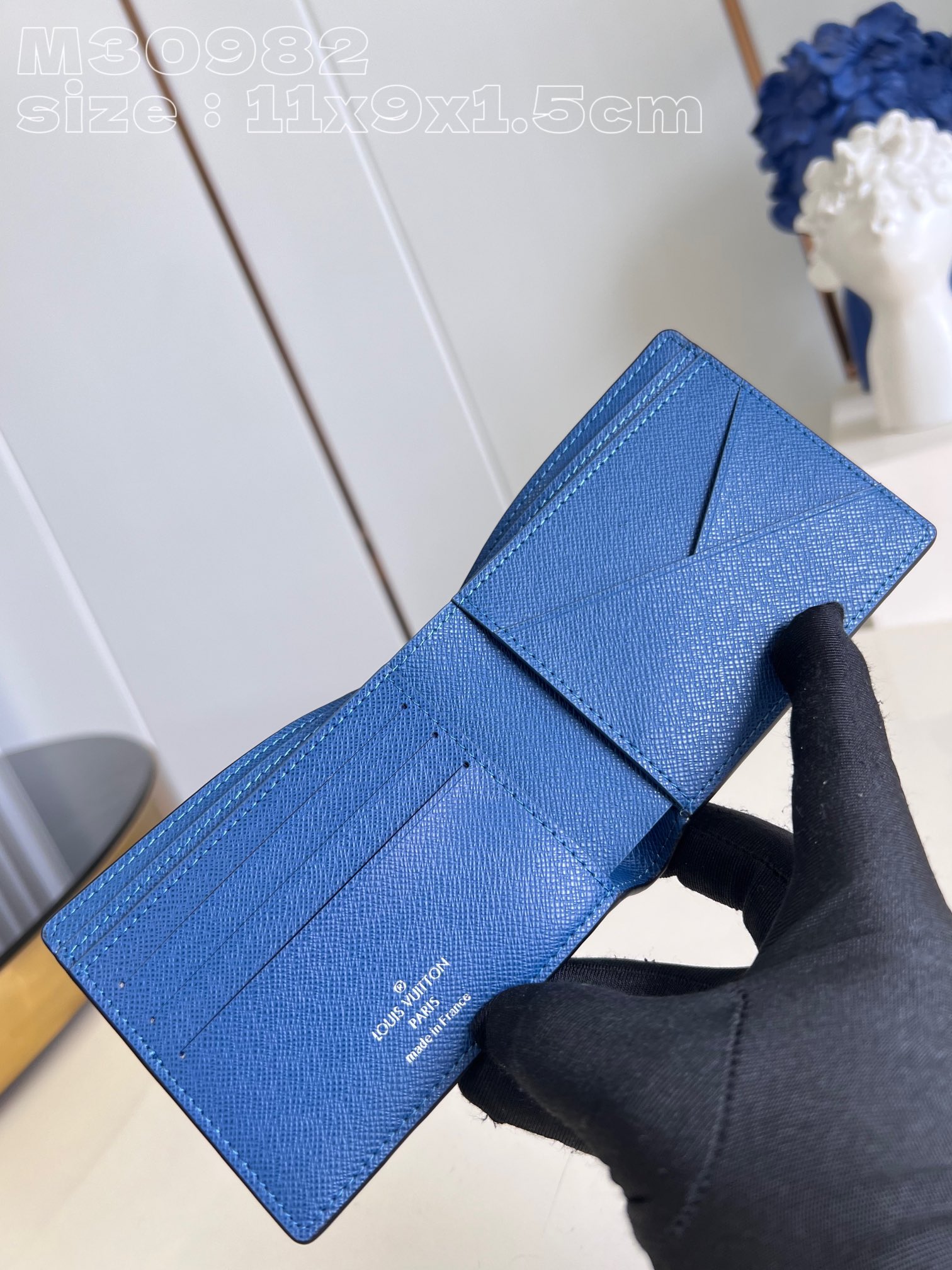 l**is V*t*n multiple wallet