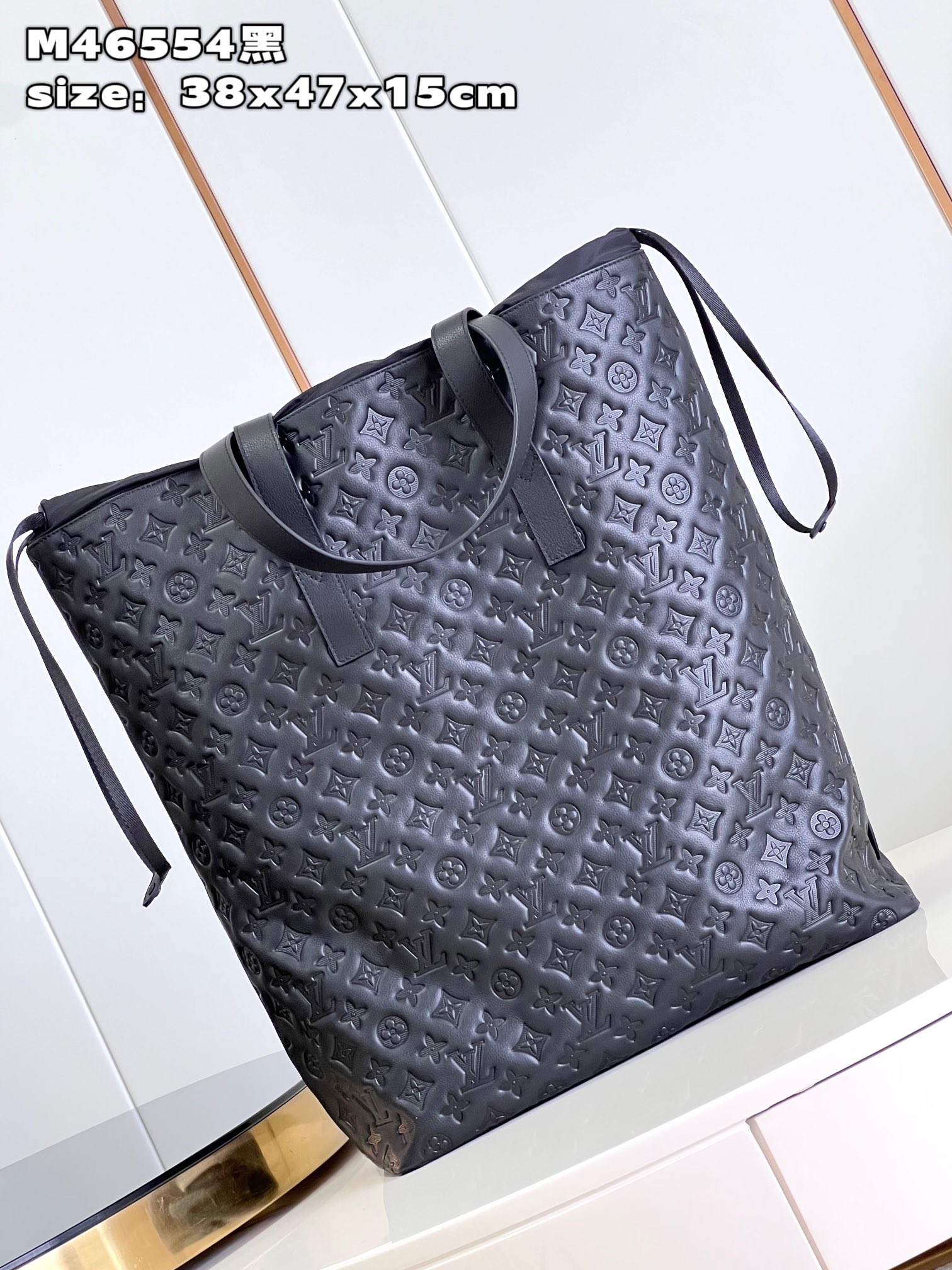 l**is V*t*n helmet bag