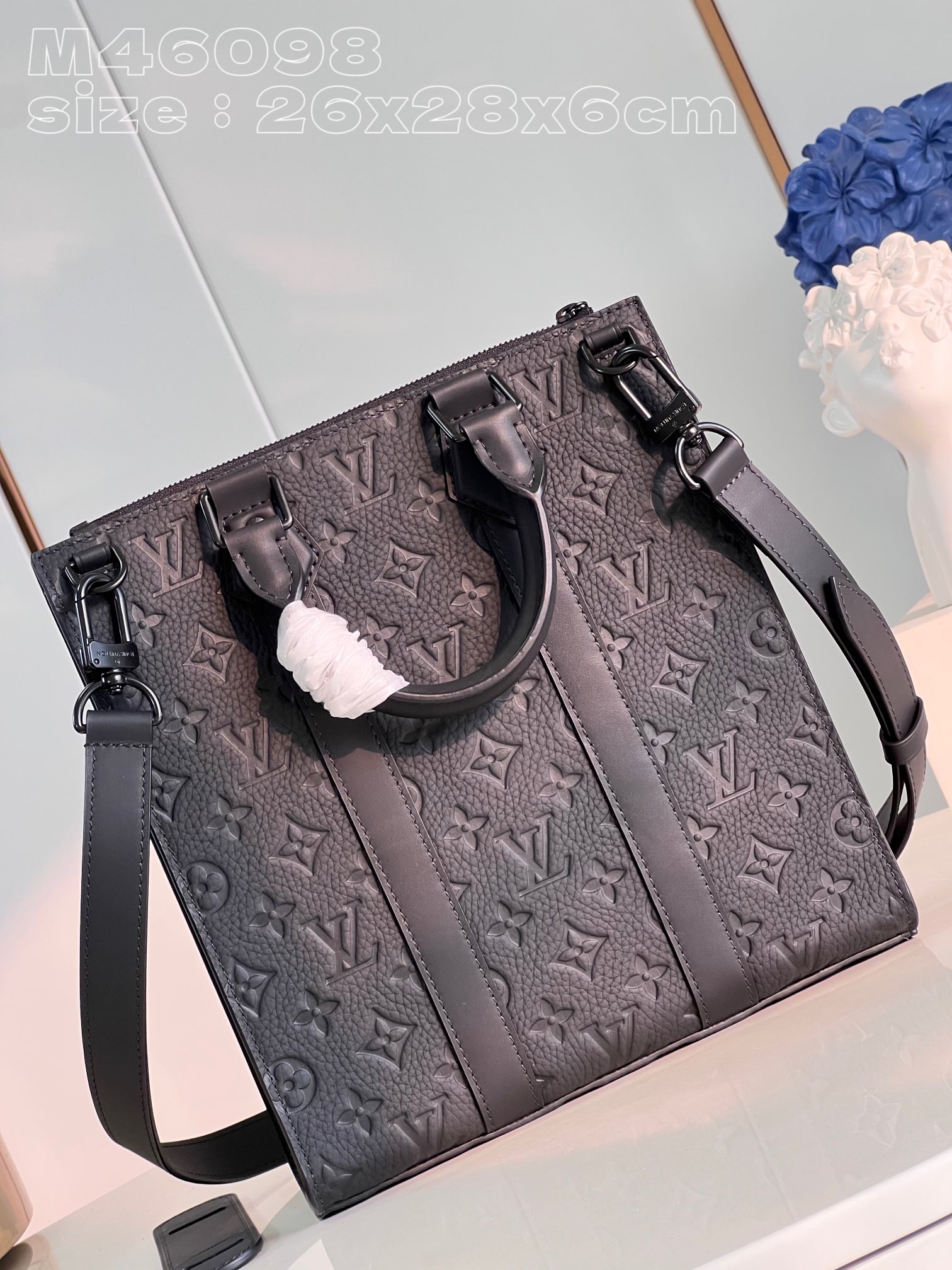 l**is V*t*n sac plat cross handbag