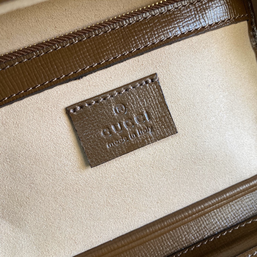 G*u*i gg mini bag with clasp closure