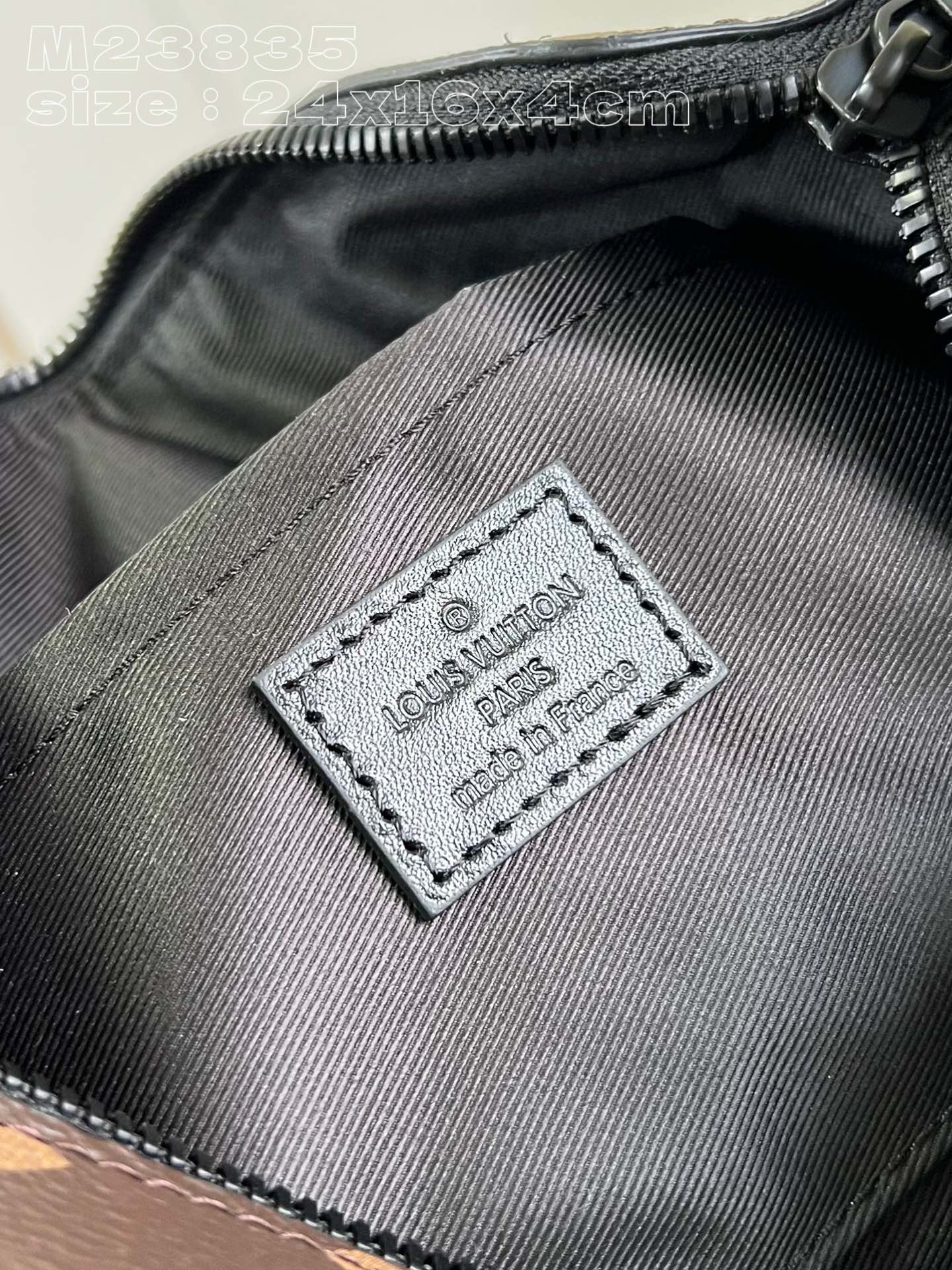 l**is V*t*n lv moon crossbody