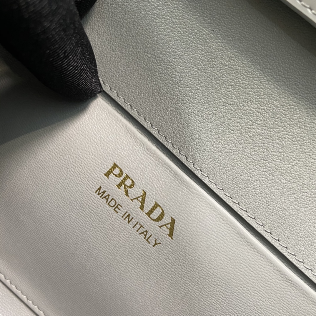 Pra*a medium brushed leather handbag