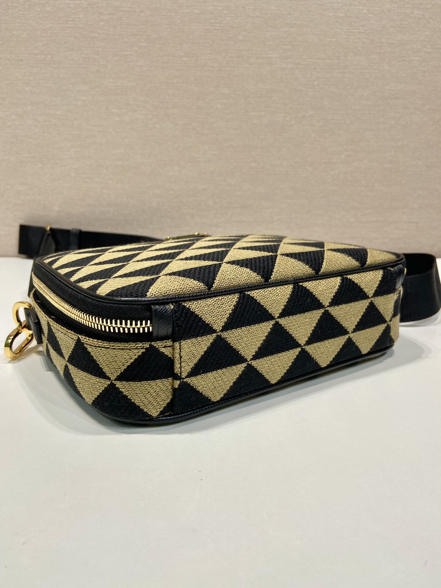 medium Pra*a brique bag