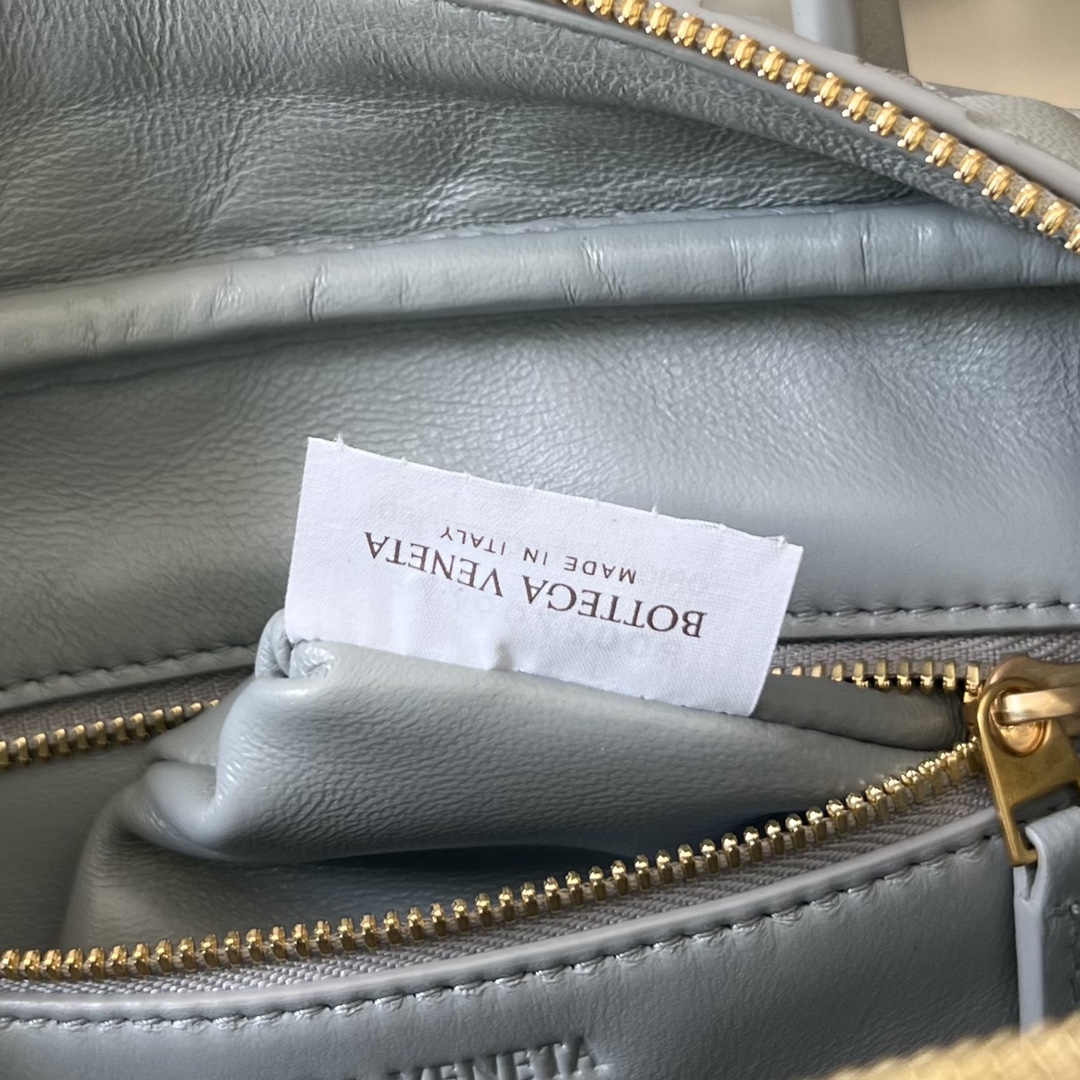 bo*te*ga Ve*ne*ta bv small getaway