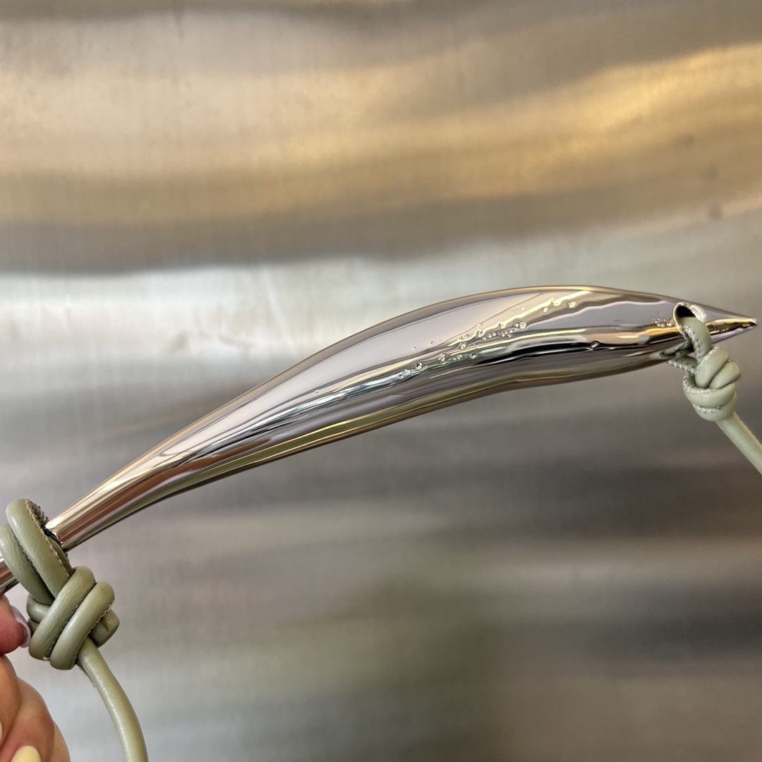 bo*te*ga Ve*ne*ta sardine hobo