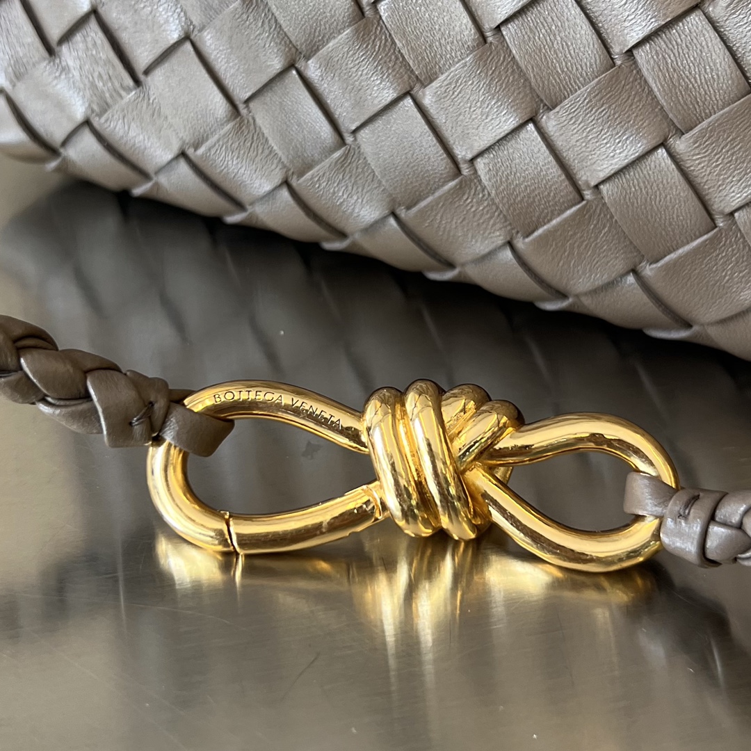 bo*te*ga Ve*ne*ta bv small andiamo