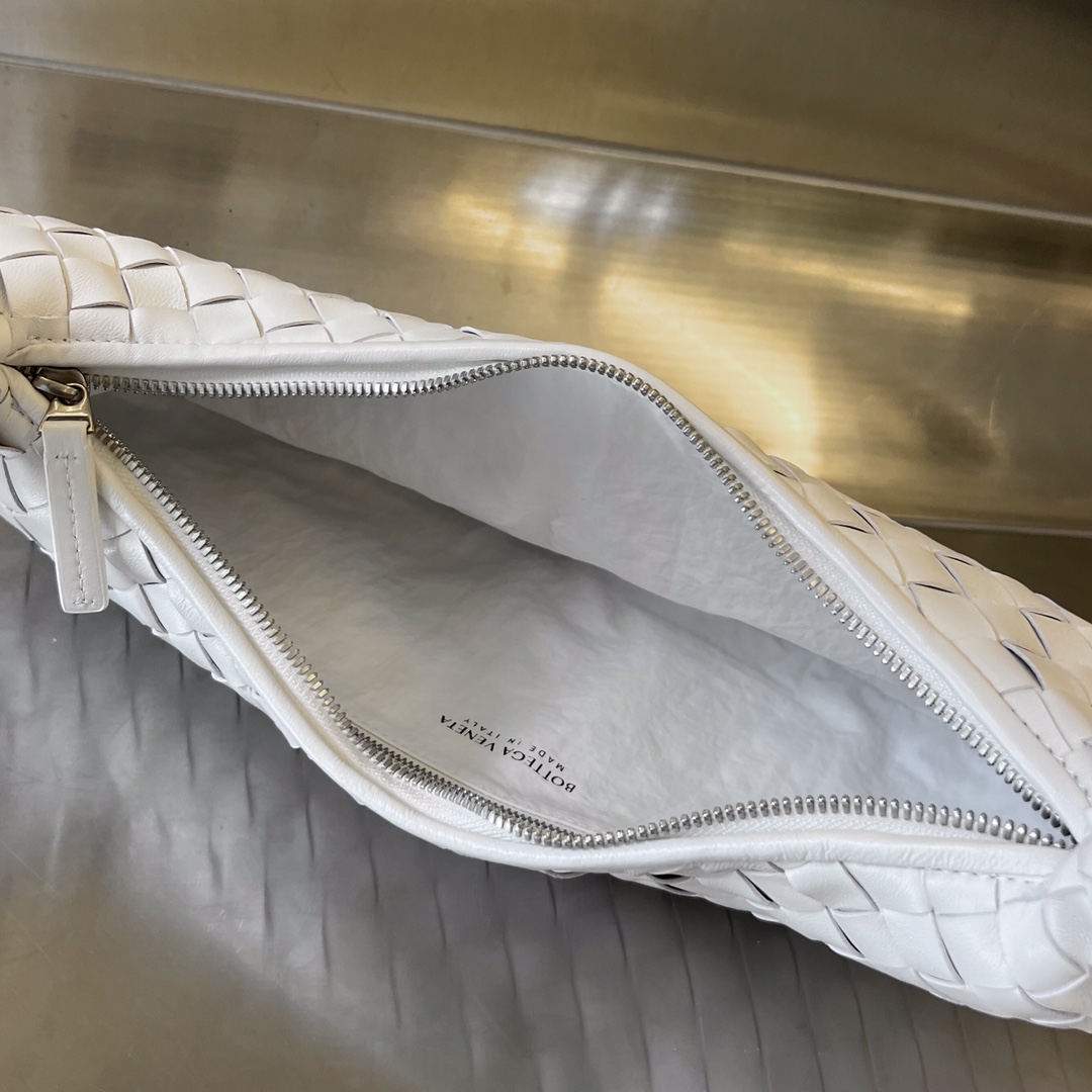 bo*te*ga Ve*ne*ta buddy bag