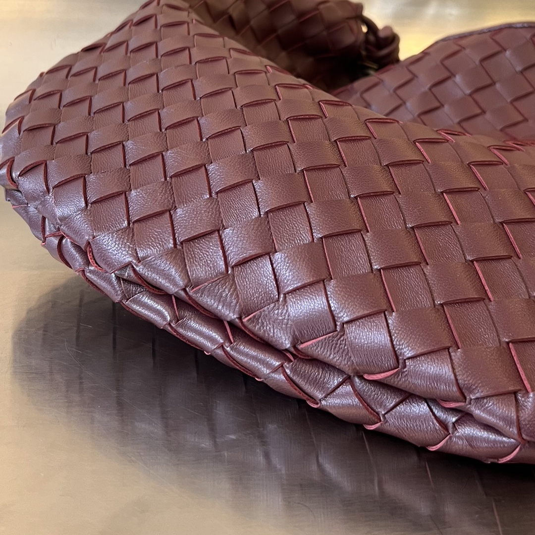 bo*te*ga Ve*ne*ta medium sardine