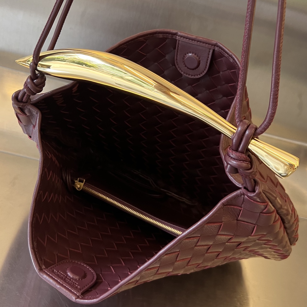 bo*te*ga Ve*ne*ta medium sardine