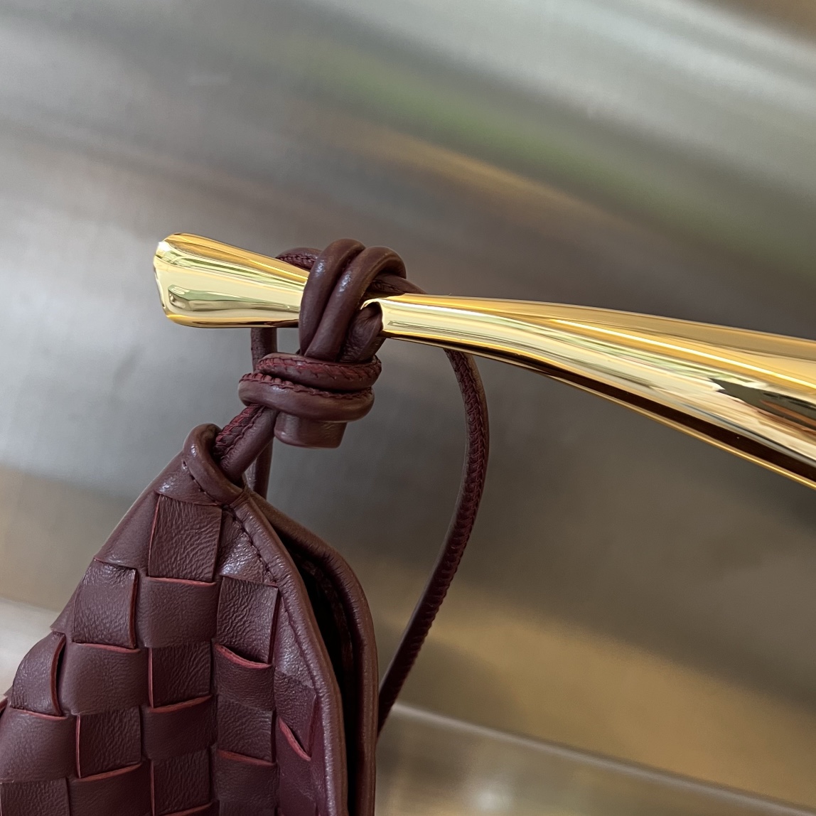 bo*te*ga Ve*ne*ta medium sardine