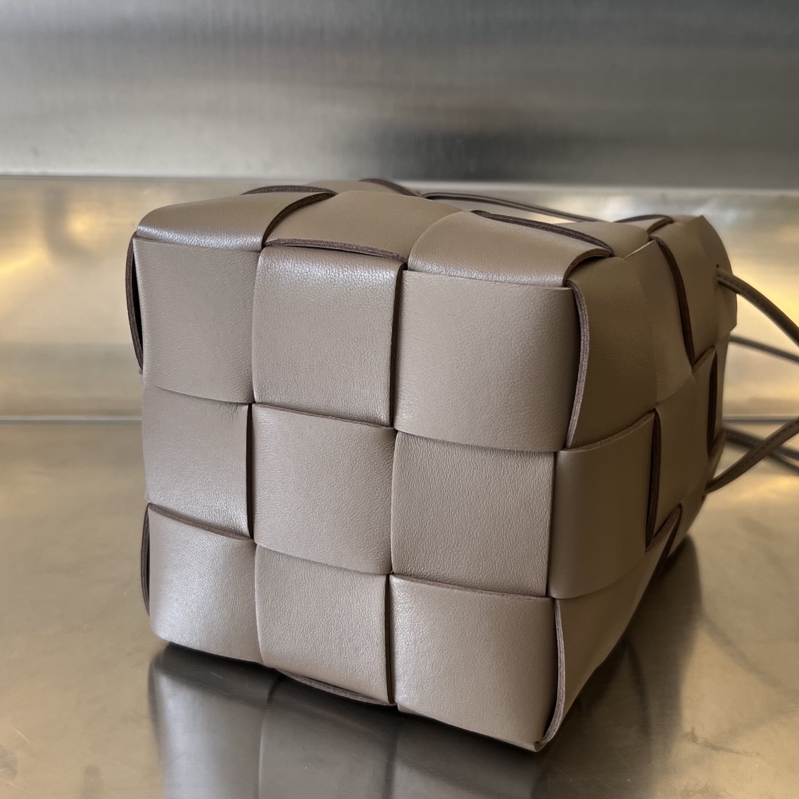 bo*te*ga Ve*ne*ta small cassette cross-body bucket