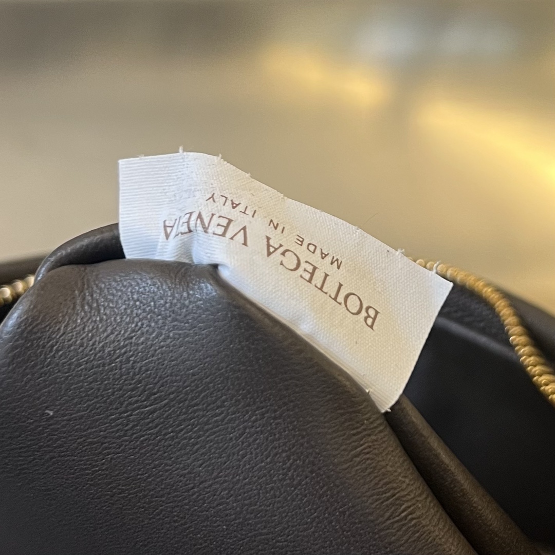 bo*te*ga Ve*ne*ta large gemelli