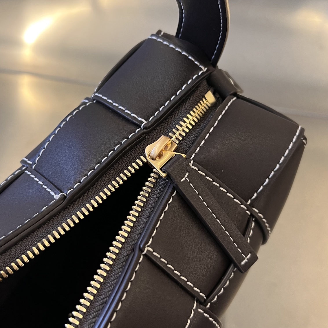 bo*te*ga Ve*ne*ta small brick cassette