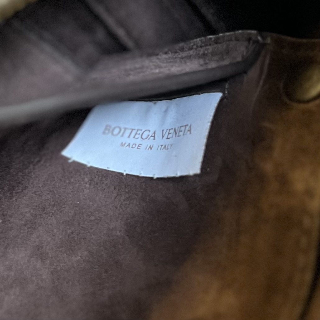 bo*te*ga Ve*ne*ta small brick cassette