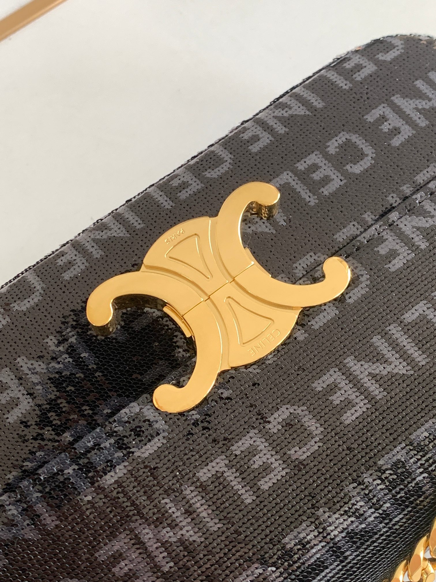 Ce**e Ce**e chain shoulder bag claude