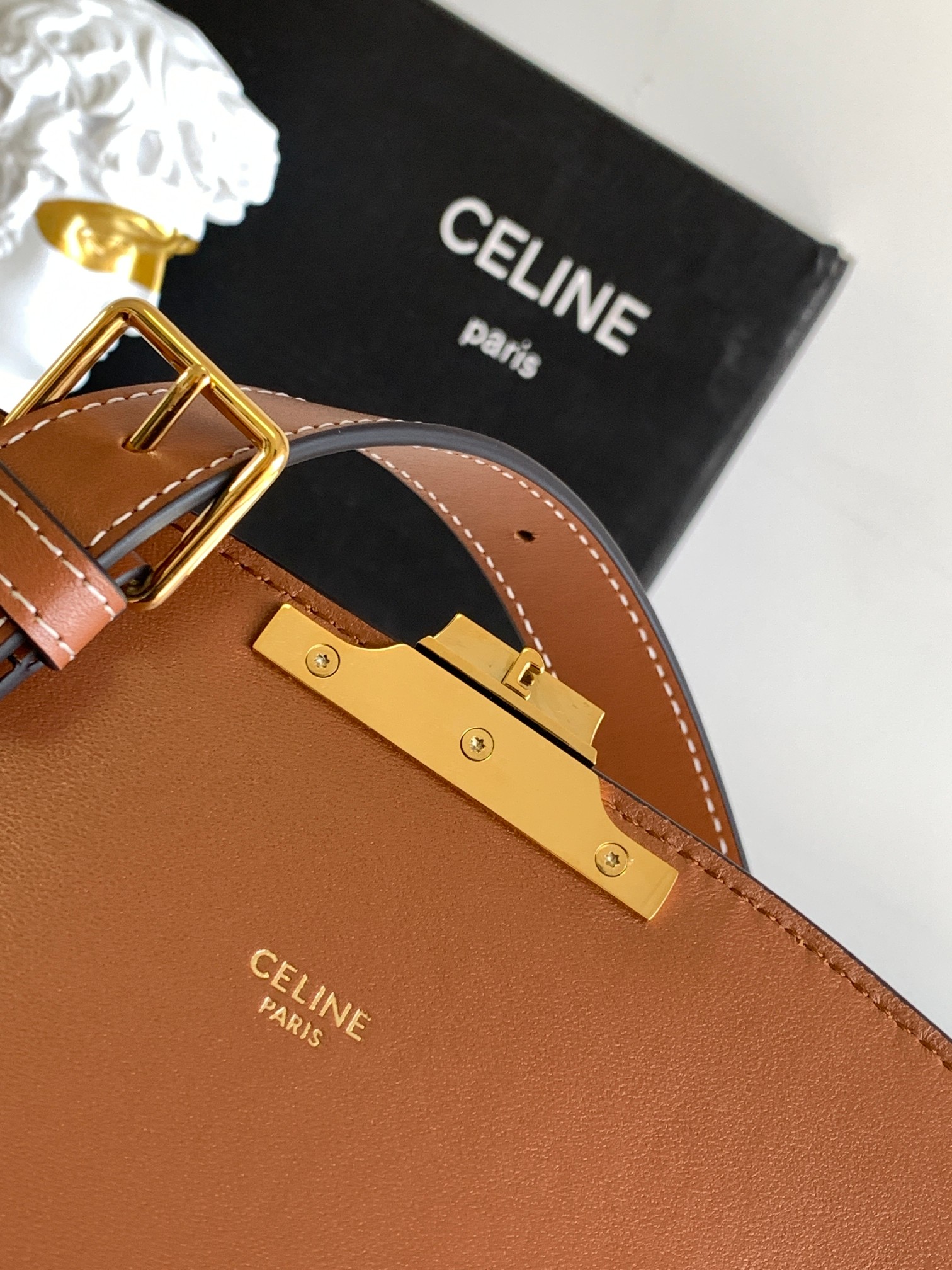 Ce**e classique triomphe bag