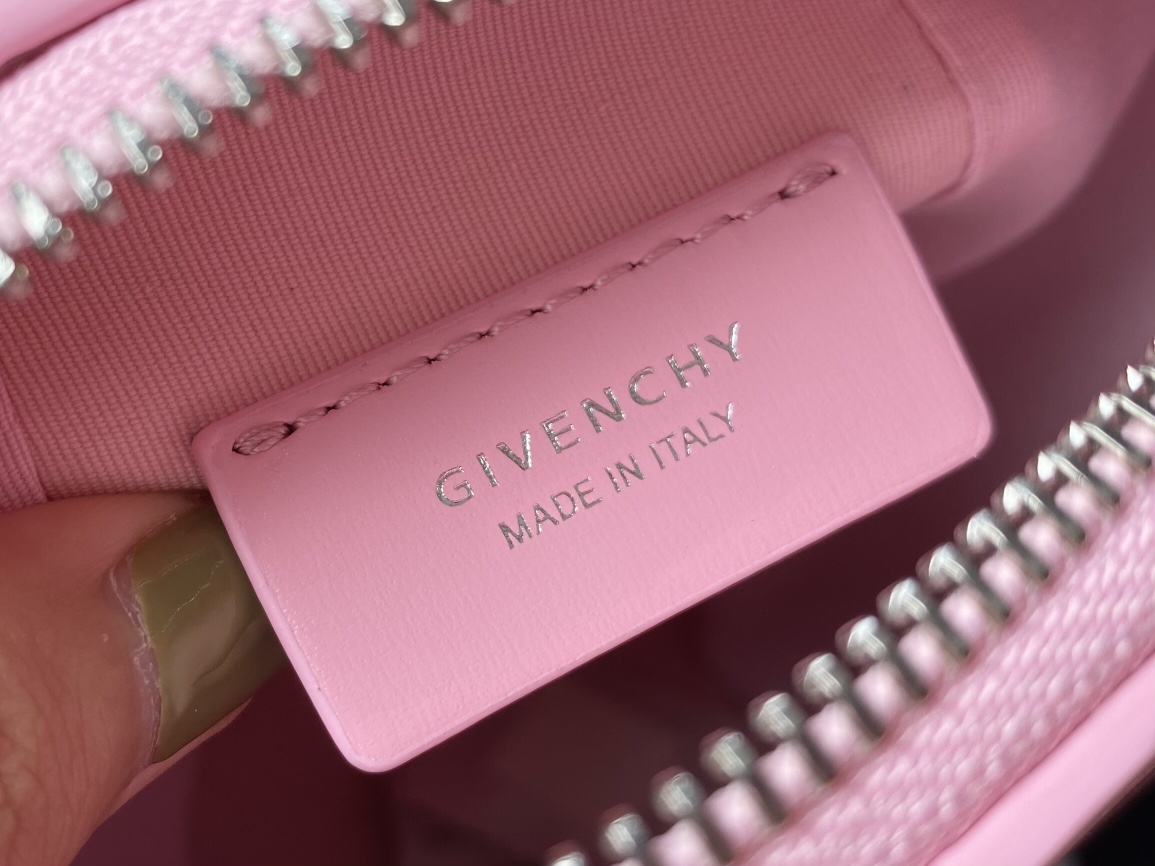 Givenchy Antigona Lock Bag