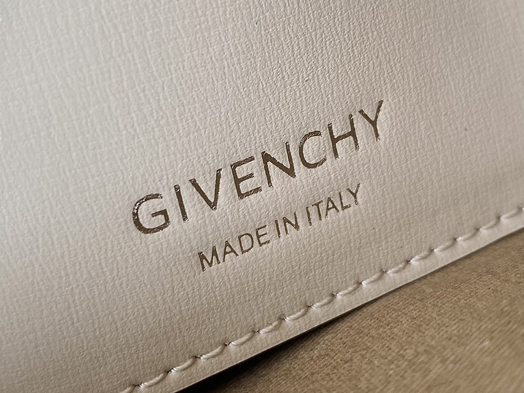 Givenchy XS Antigona Bag