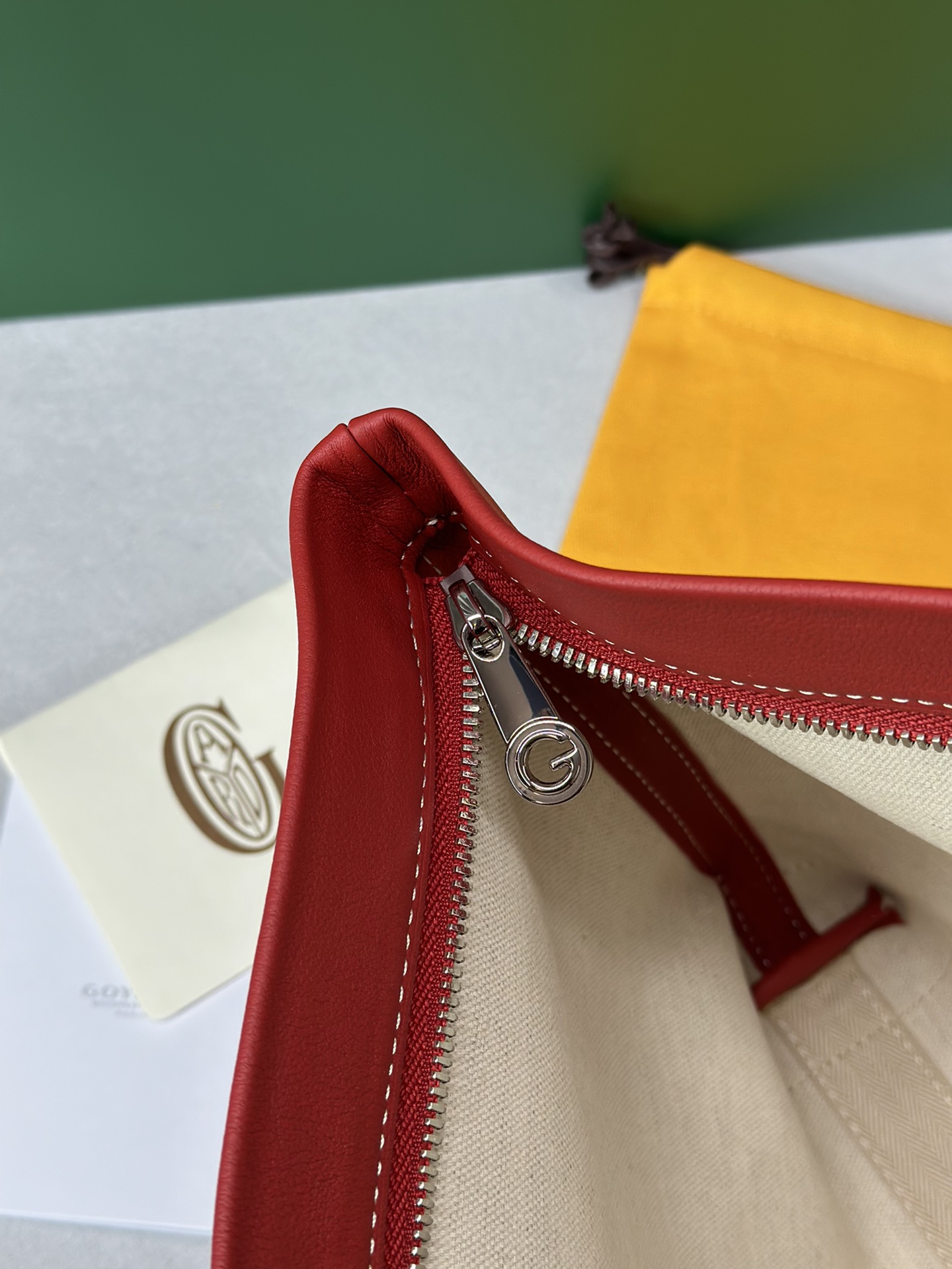 Go*ard conti handbag