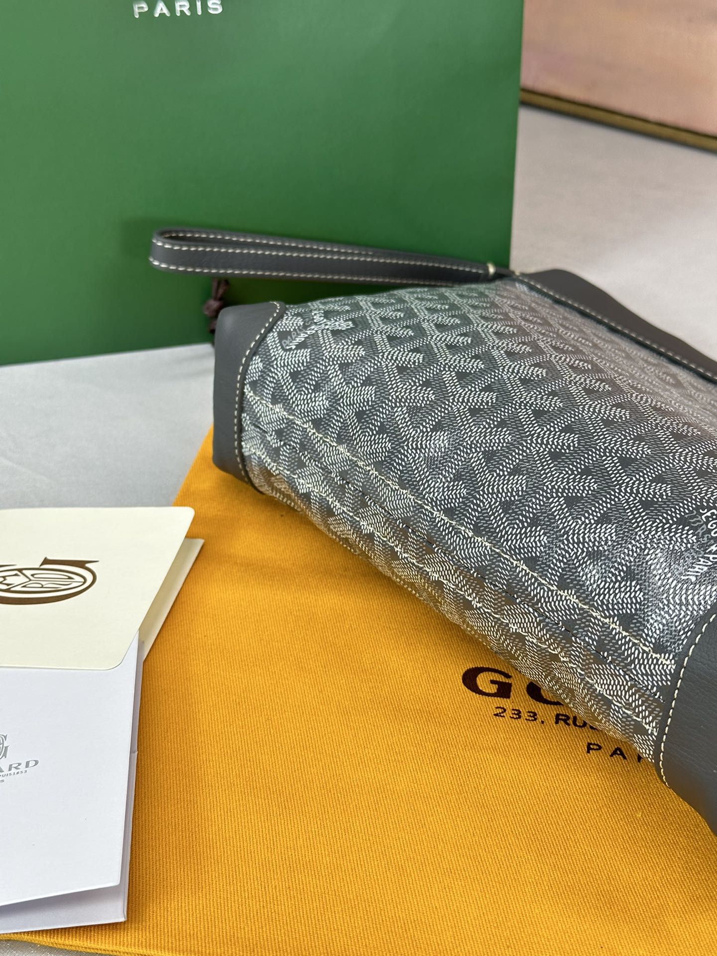 Go*ard conti handbag