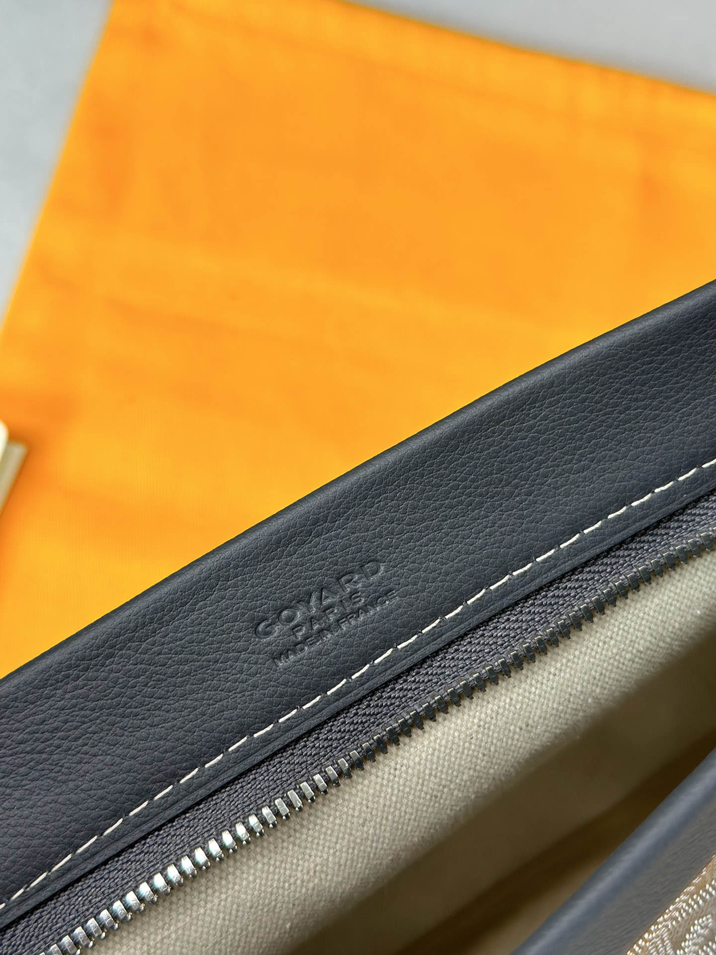 Go*ard conti handbag