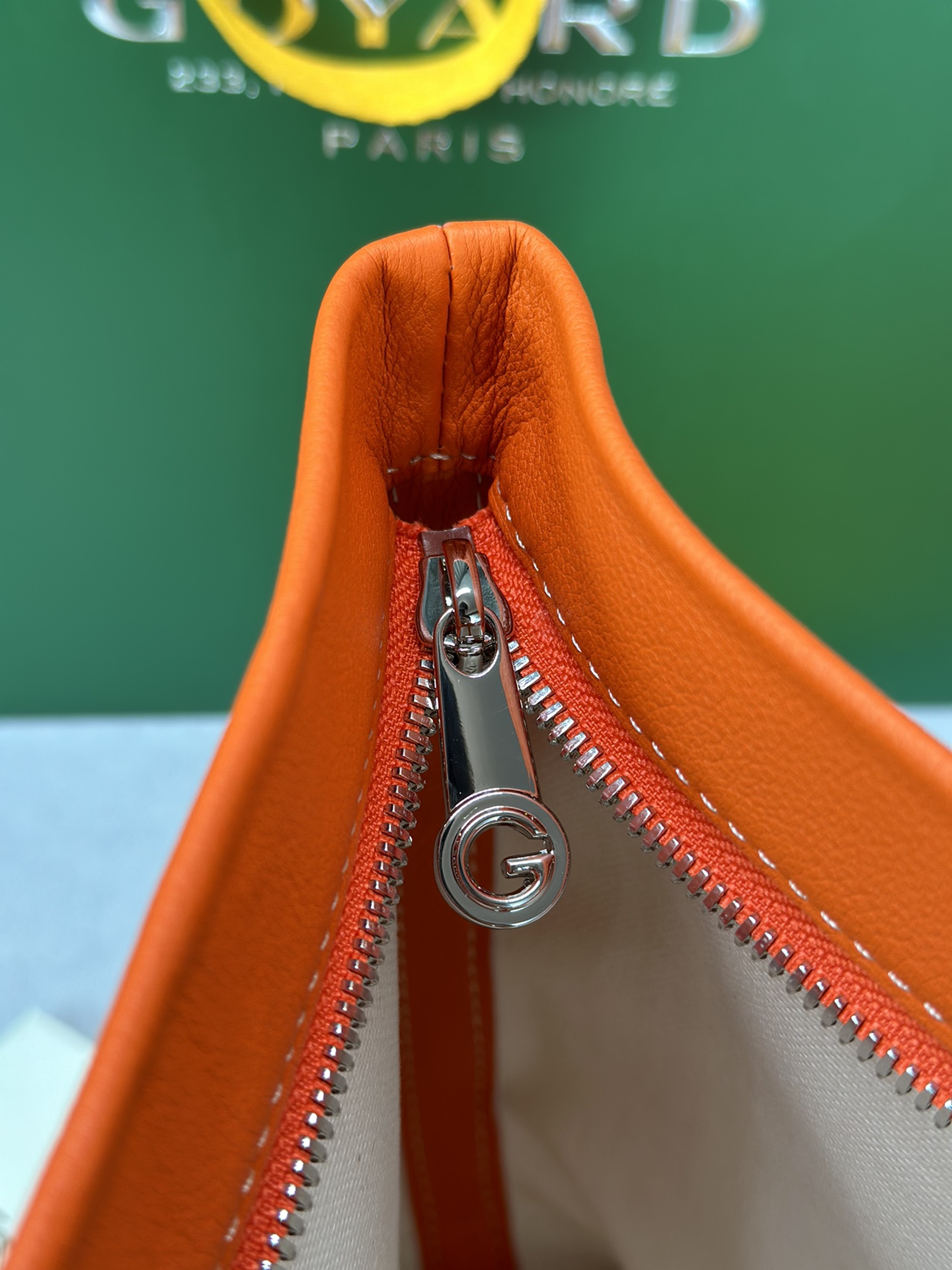 Go*ard conti handbag
