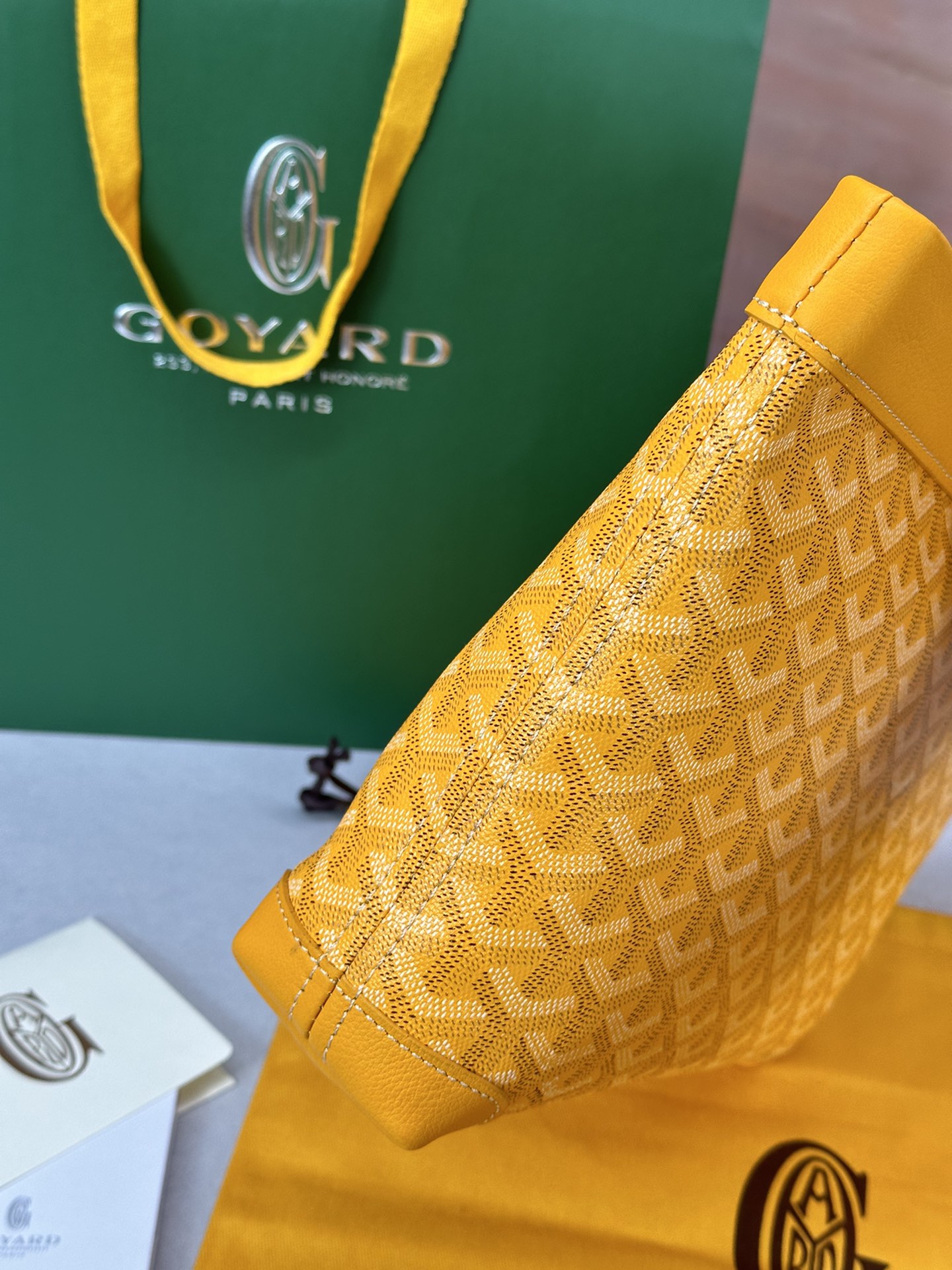 Go*ard conti handbag