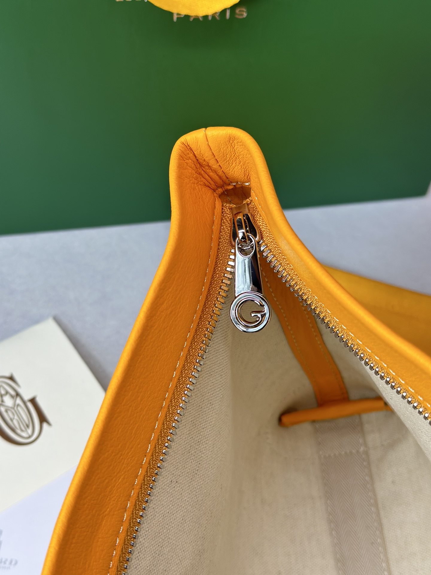 Go*ard conti handbag