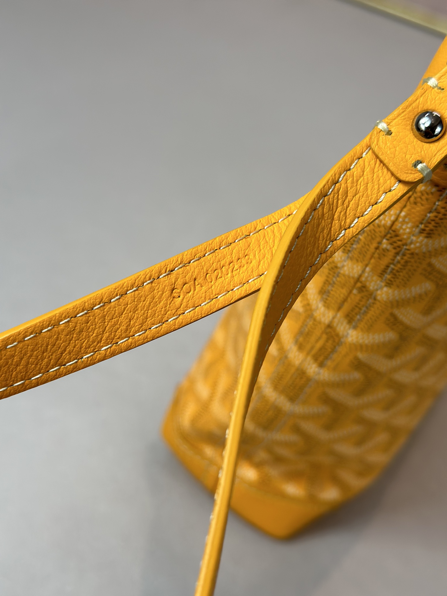 Go*ard conti handbag