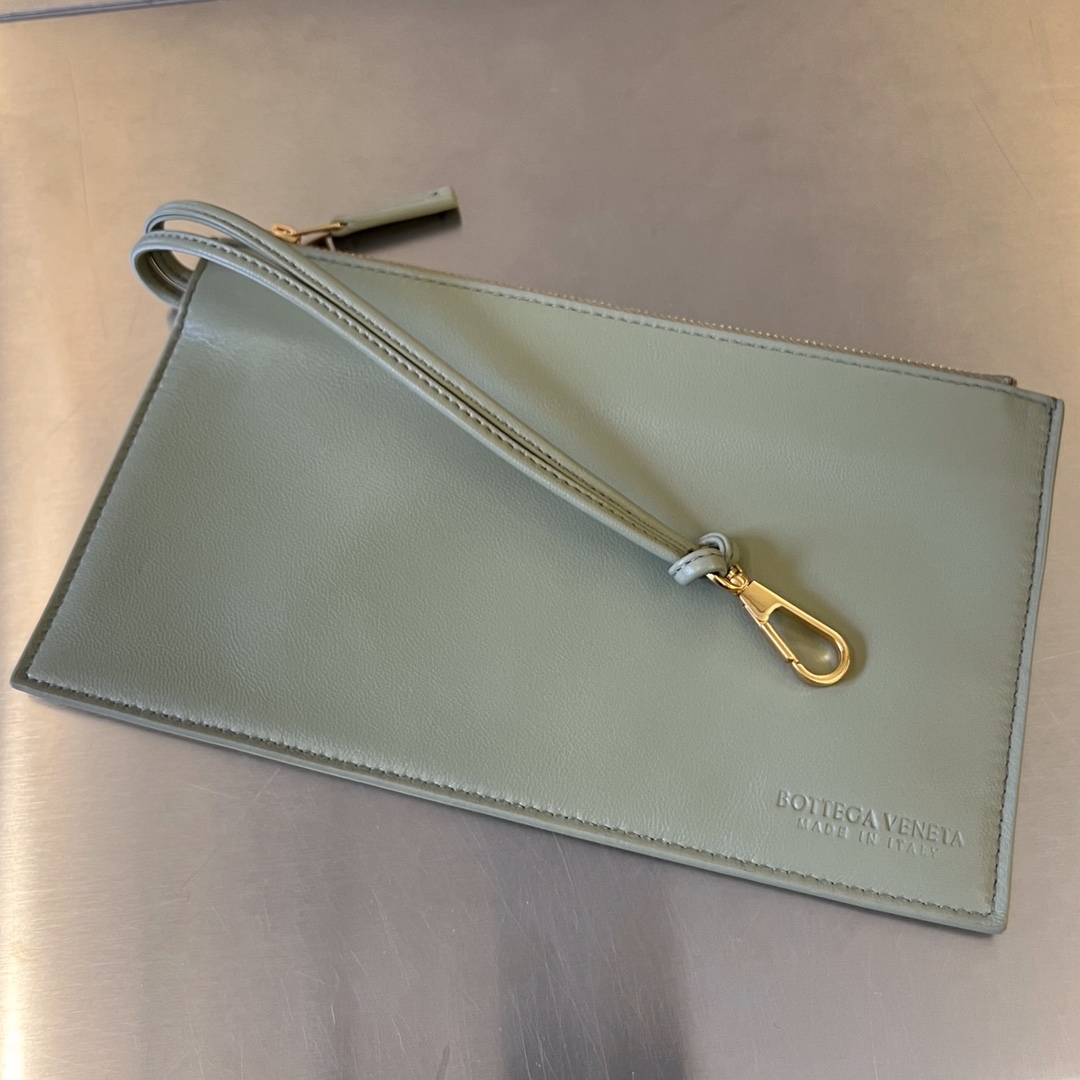 bo*te*ga Ve*ne*ta bv bowling cassette