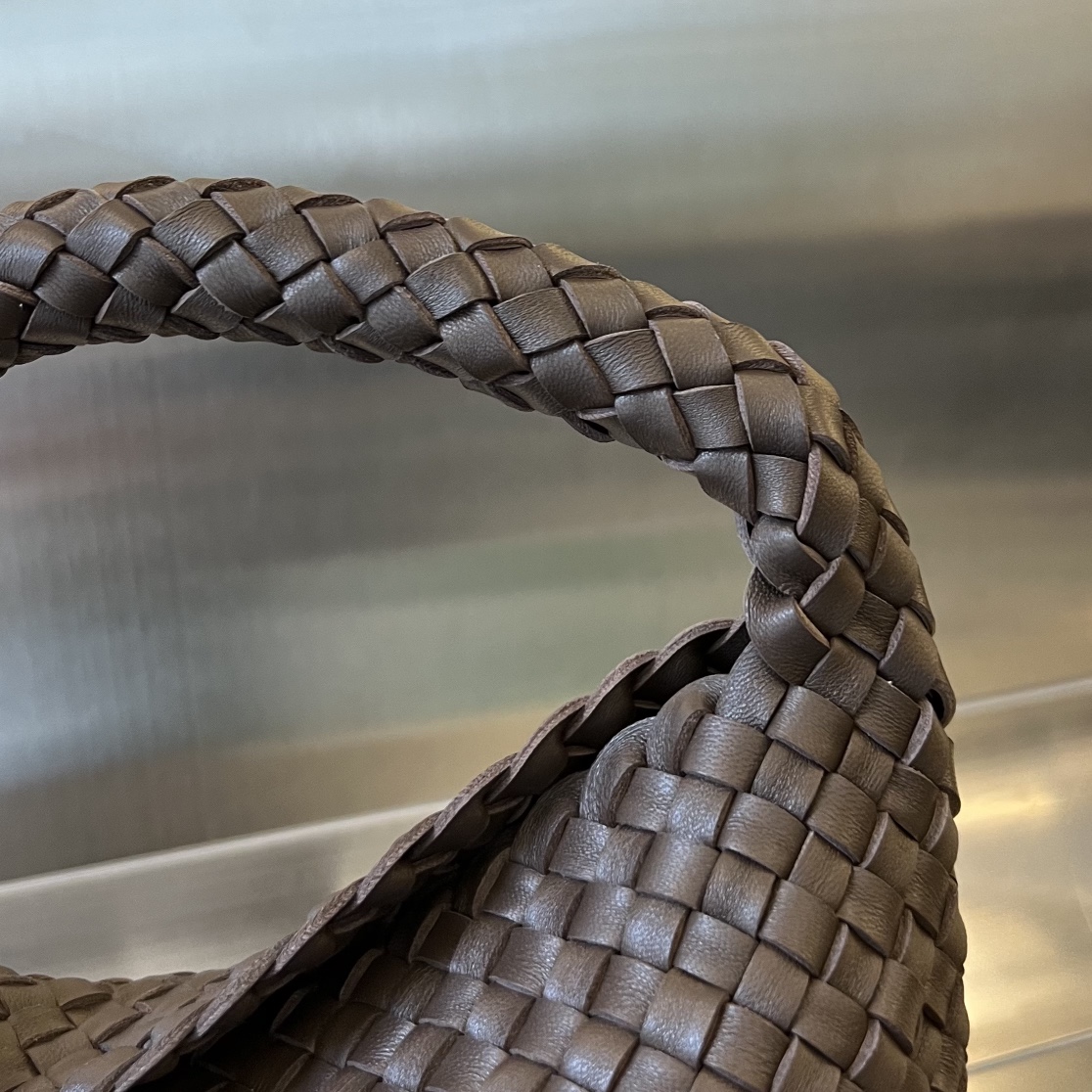 bo*te*ga Ve*ne*ta bv small cabat bucket