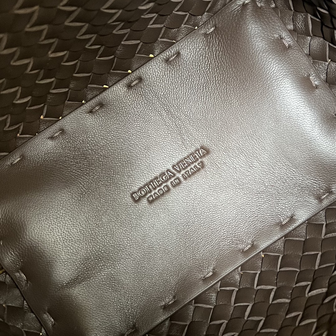 bo*te*ga Ve*ne*ta bv small cabat bucket