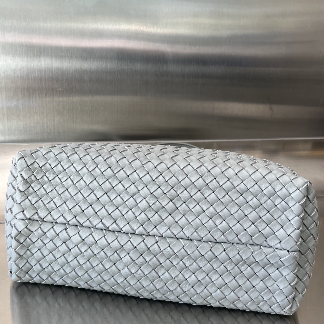 bo*te*ga Ve*ne*ta cabat