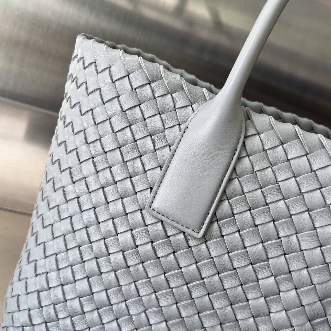 bo*te*ga Ve*ne*ta cabat