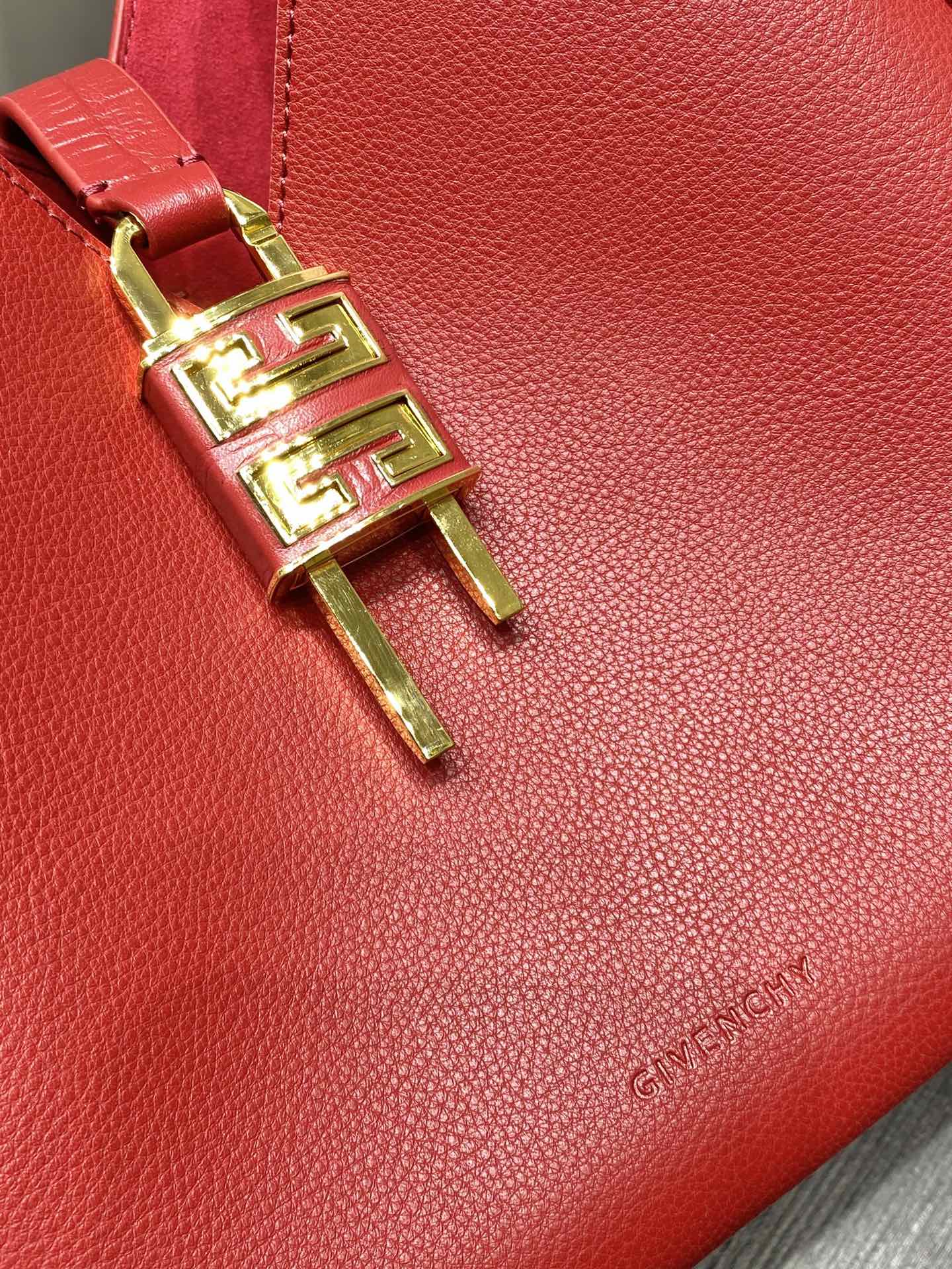 Givenchy G-Hobo Medium