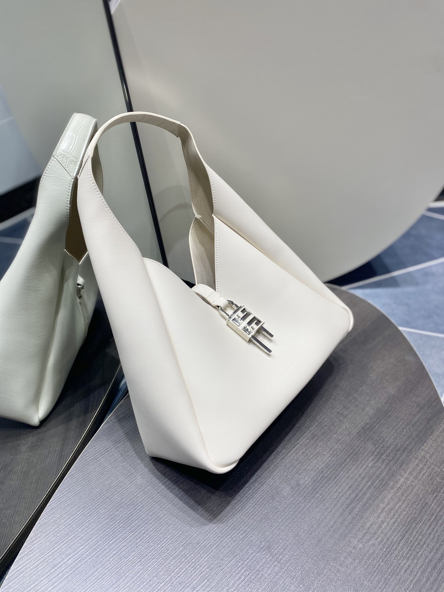 Givenchy G-Hobo Medium
