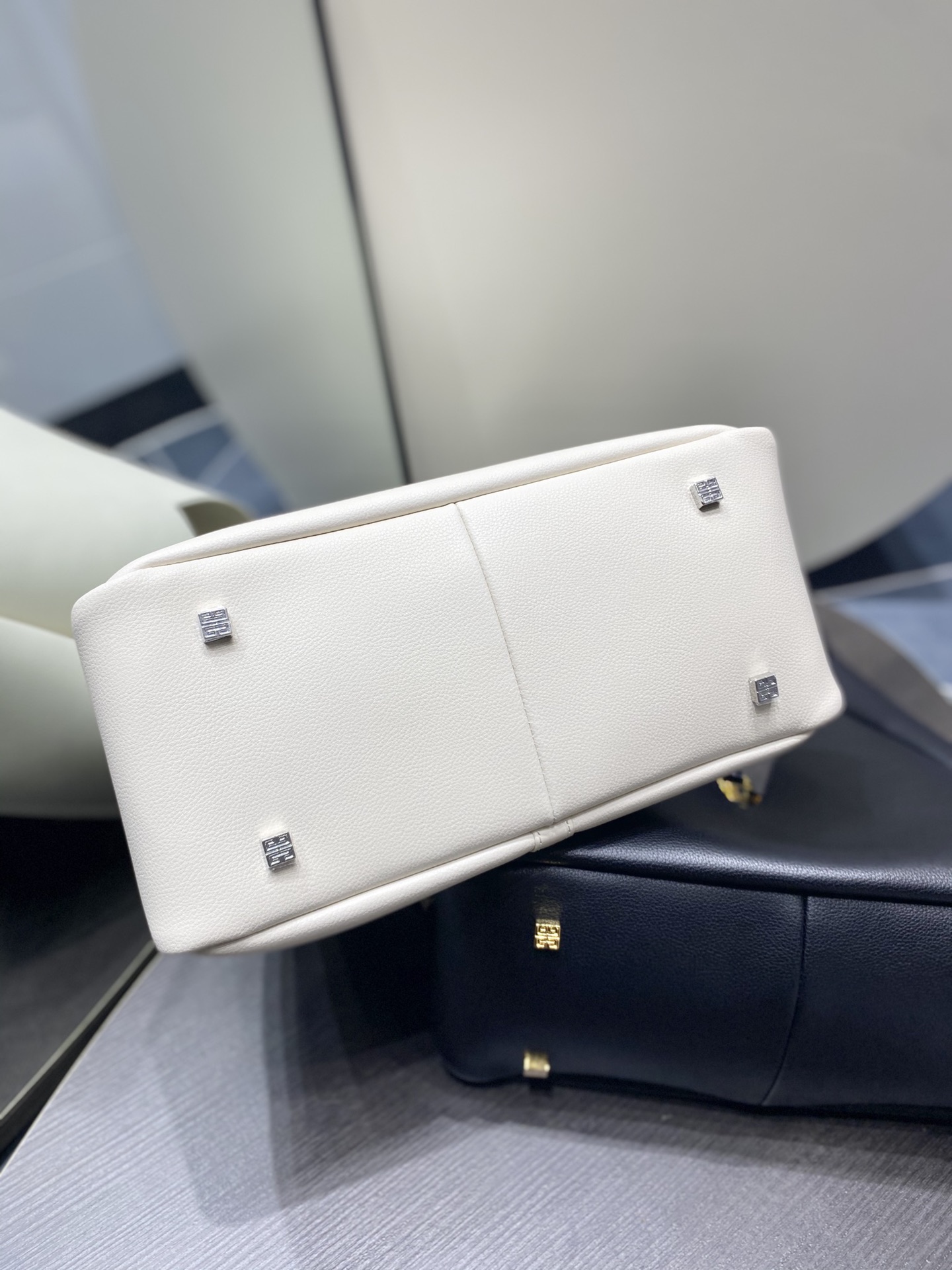Givenchy G-Hobo Medium