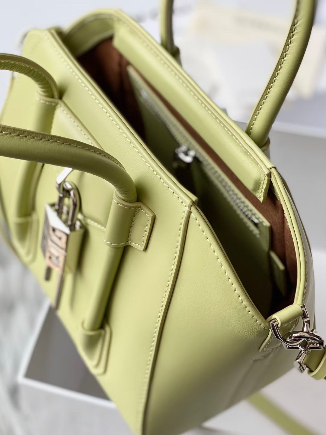 Givenchy Antigona Lock Soft