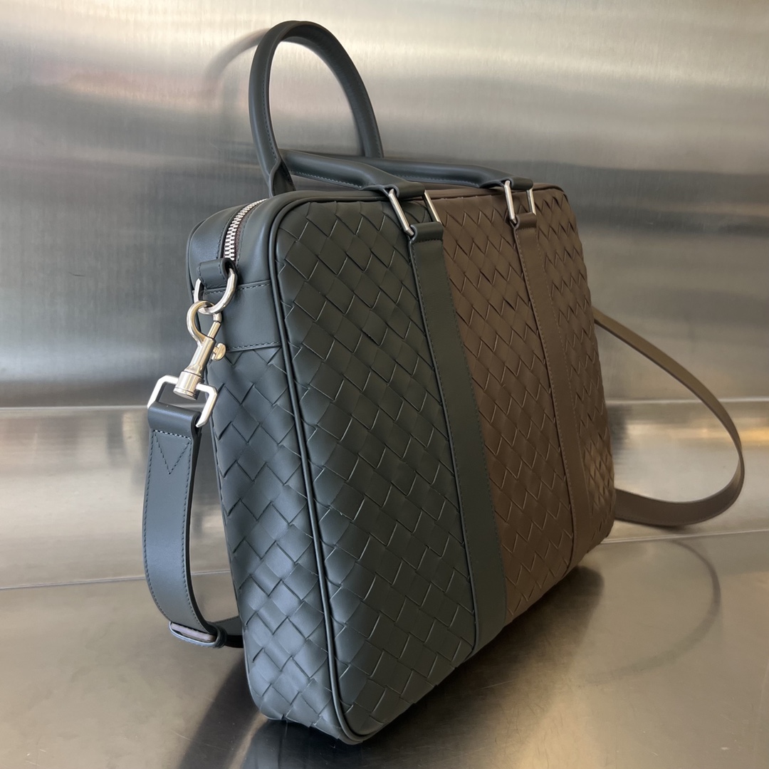bo*te*ga Ve*ne*ta large intrecciato briefcase