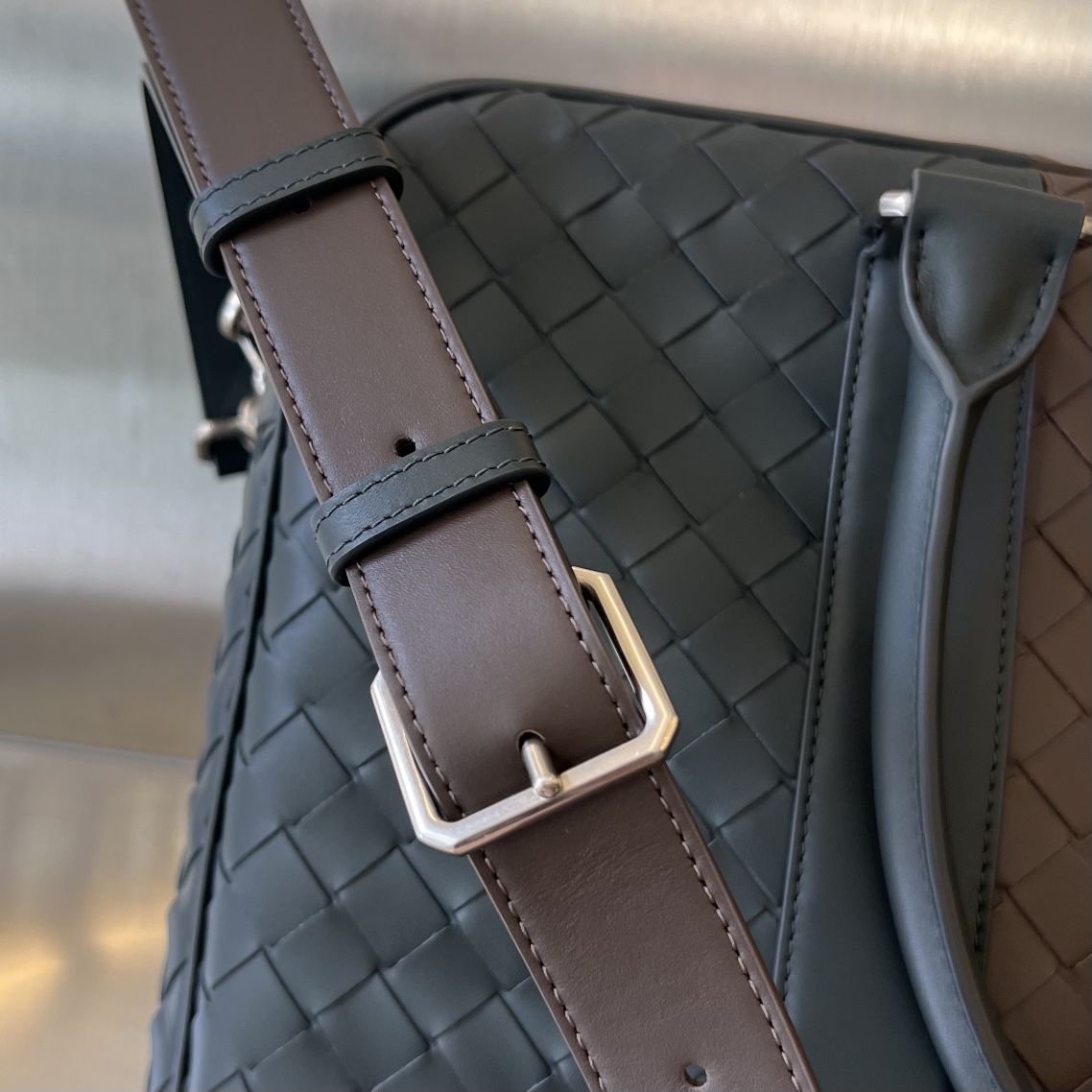 bo*te*ga Ve*ne*ta large intrecciato briefcase