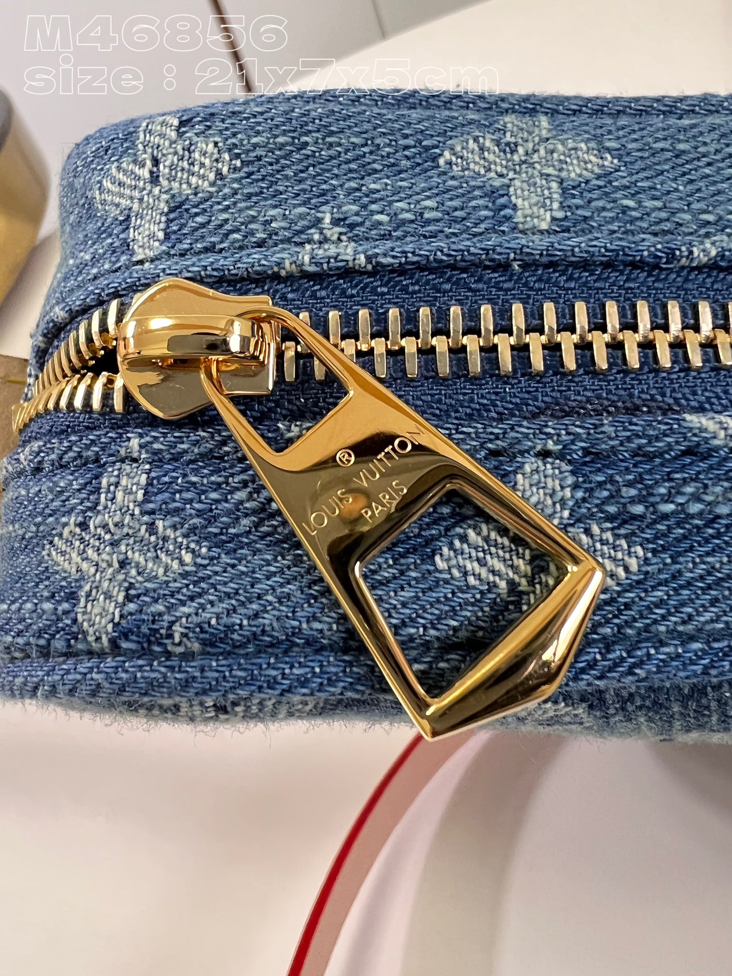 l**is V*t*n croissant mm