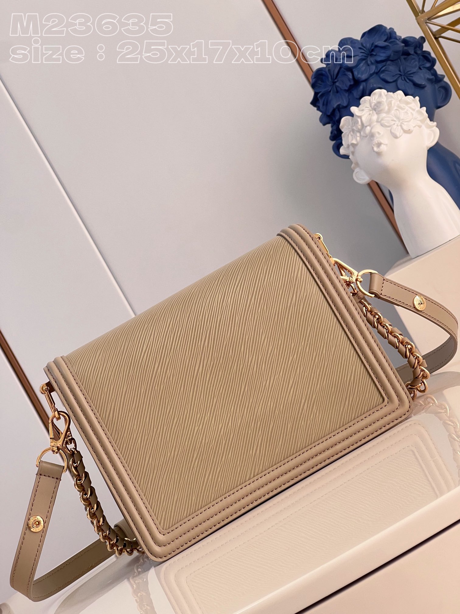 l**is V*t*n dauphine mm