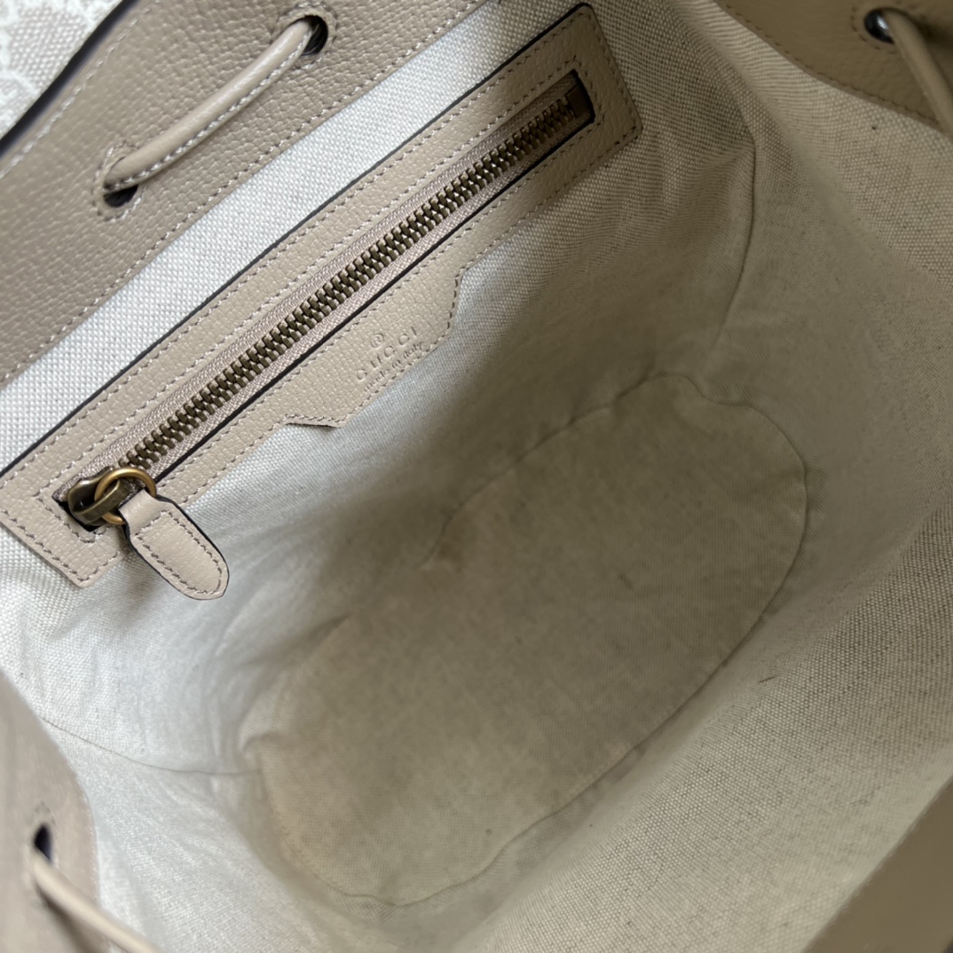 G*u*i backpack with interlocking g