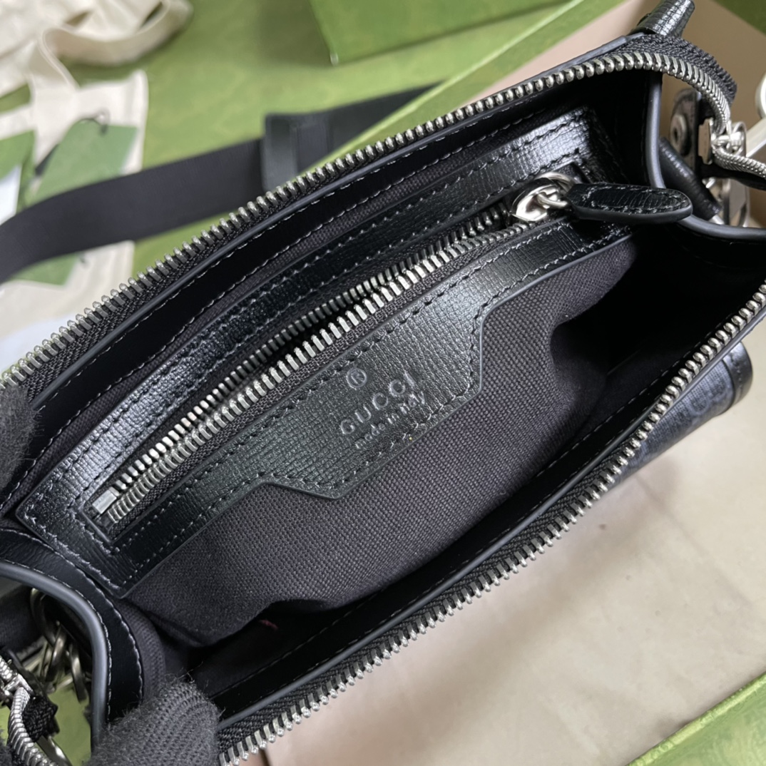 G*u*i messenger bag with interlocking g